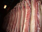 Мясокомбинат ВЛАДИ на постоянной основе реализует свинину в полутушах 