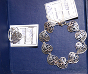   Продам комплект  ювелирных украшений из серебра  925 пробы.