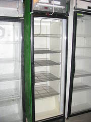 Холодильный шкаф Helkama б/у